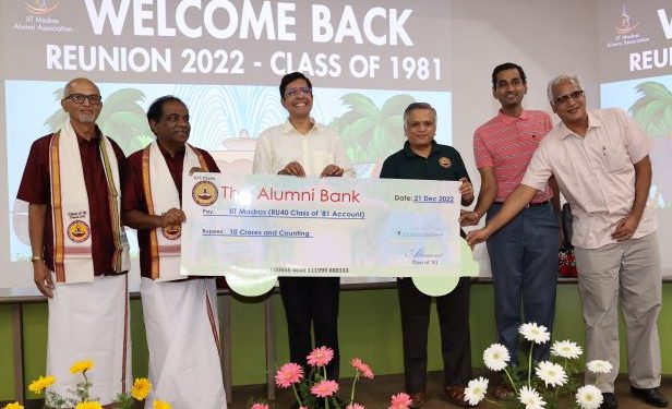 IIT Madras 1981 Class donates Gift of Electric Bus fleet to the Institute