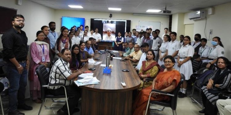 Education Tour: Kanpur school students attend IIT Kanpur’s Materials Camp