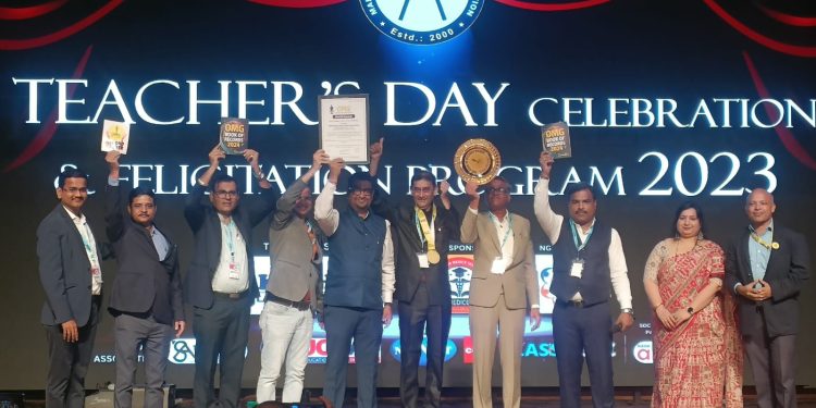 Maharashtra Class Owners’ Association (MCOA) creates record with assembly of 1800 + teachers and owners