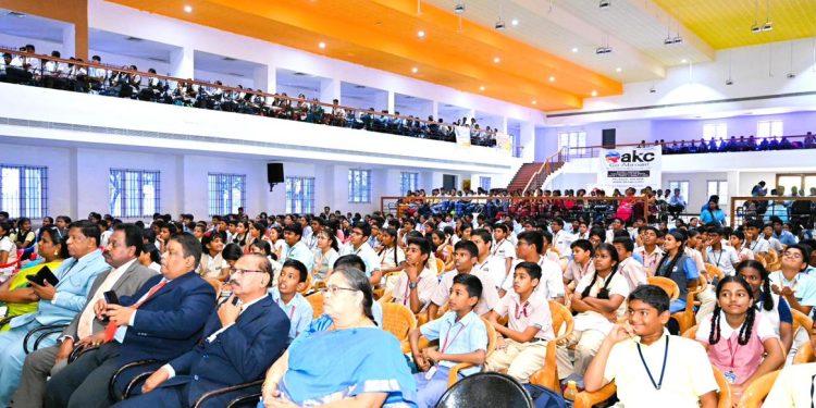 VIZKWIZ – ‘Best Brains Battle’ attracts over 750 participants from 30+ Madurai Schools