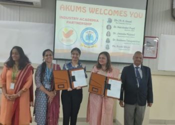 DPSRU partners Akums for promoting pharmacy education through experiential learning