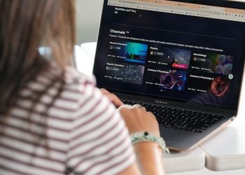 New Pearson research shows Generative AI will have a greater impact on white-collar jobs than blue-collar jobs in the next 10 years