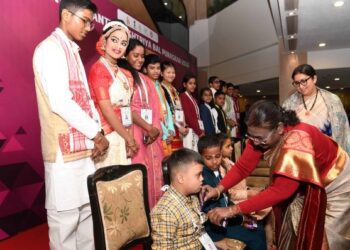 President of India presents Pradhan Mantri Rashtriya Bal Puraskar to 19 children