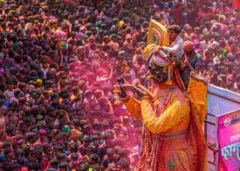 Play it safe with colors on Holi