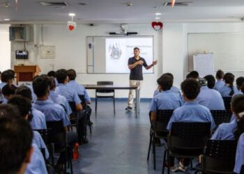   Satya School Gurugram launches #BeyondTheObvious initiative with photographer Vicky Roy