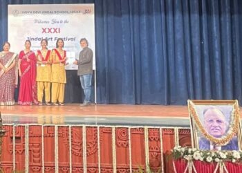  Jindal Art Festival celebrated at Vidya Devi Jindal School, Hisar; Eminent painter Madan Lal conducts workshop