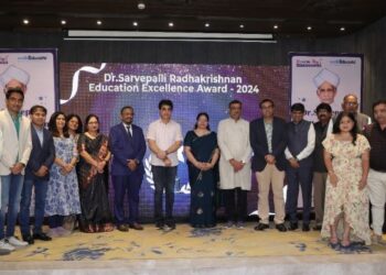 18 principals, teachers & school trustees awarded by Dream High Foundation and Walk Educate