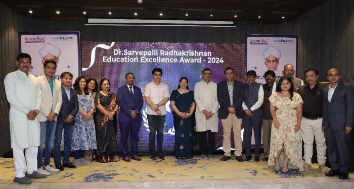 18 principals, teachers & school trustees awarded by Dream High Foundation and Walk Educate