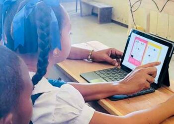 From chalkboards to code: How Tech is shaping Teacher-student bonding in new digital age