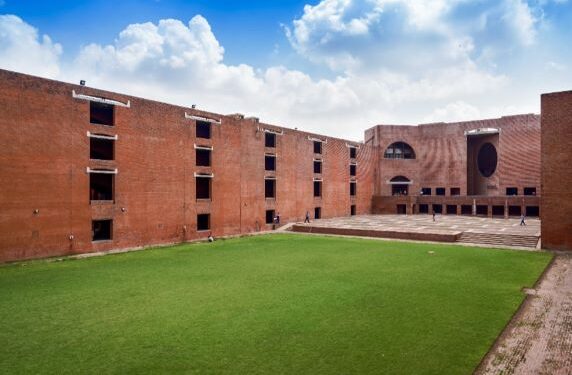 ISB and IIM-Ahmedabad feature on the LinkedIn Top MBA list for 2024