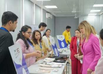 Spanish delegation visits Parul University Incubation