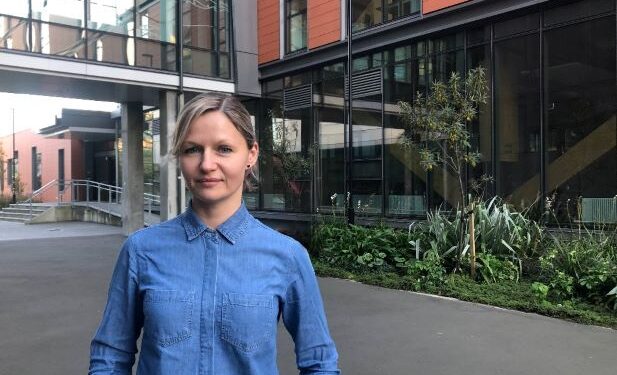 Study finds social media exploits unconscious psychological triggers to fuel impulsive behaviour