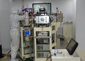 IIT Madras Launches Research Centre to develop Next Generation AMOLED Displays for smartphones, tablets, watches & wearables