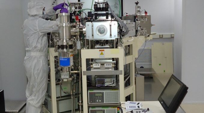 IIT Madras Launches Research Centre to develop Next Generation AMOLED Displays for smartphones, tablets, watches & wearables