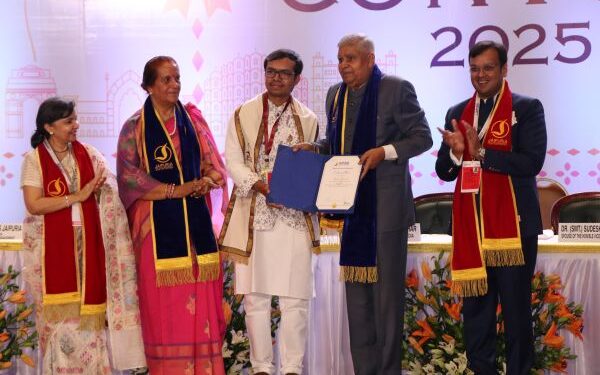 JIM Convocation: 1251 conferred PGDM diplomas; VP Dhankhar Graduates delivrs convocational address