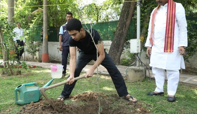 Ek Ped Maa Ke Naam 2.0’ Initiative aims to plant 10 cr trees from June 5-Sep 30 this year