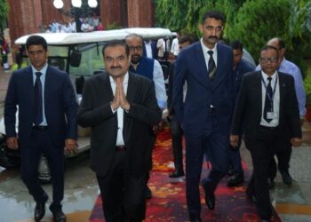IIM Lucknow hosts Gautam Adani for a Keynote Address on Entrepreneurial Leadership