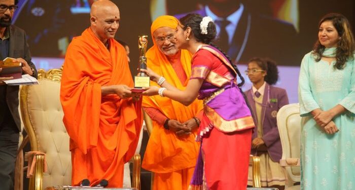 BGS Vijnatham School celebrates ‘Chanakya’ themed Annual Day in presence of HH Jagadguru Sri Dr. Nirmalananda Natha Mahaswamiji & AICTE chairman Prof Sitharam
