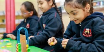 The choice of synthesis: Traditional Learning Methods vs AI-Based Education Systems